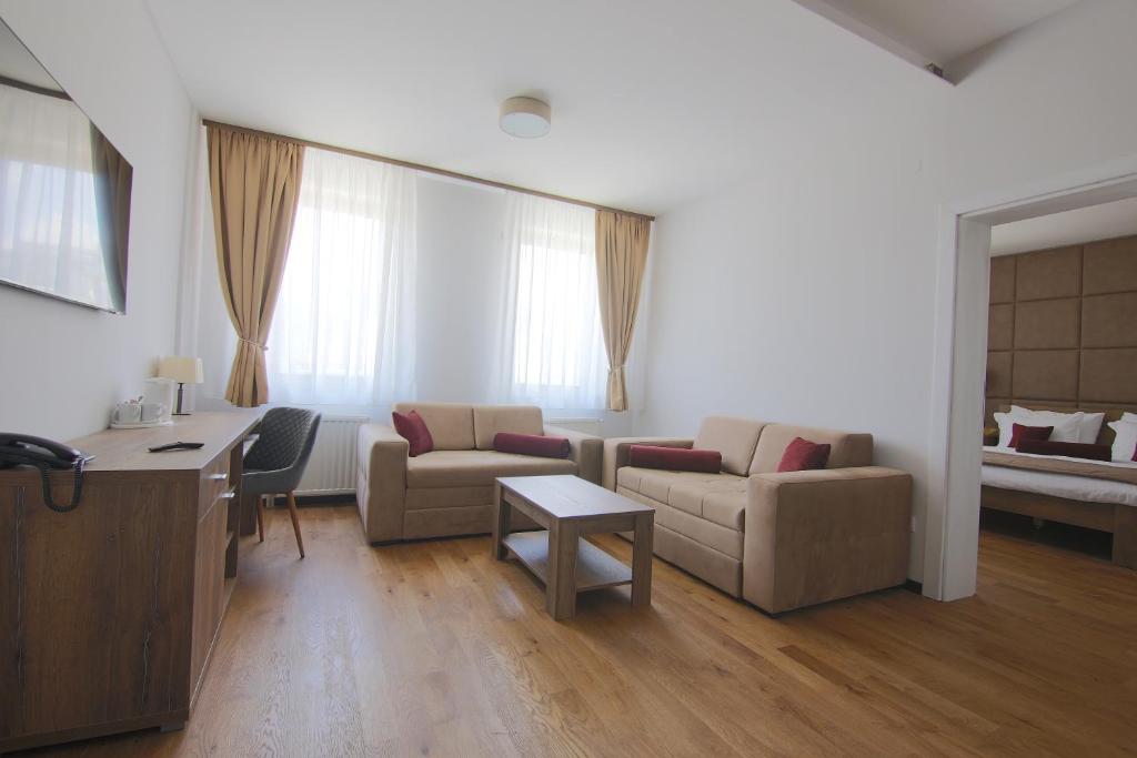 Hotel Olimp - Suite Met één Slaapkamer Met Balkon