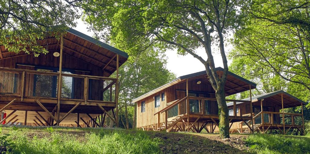 Budova, kde se chata nachází