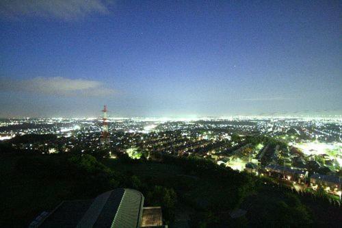 - Vistas a la ciudad por la noche con luces en Sendai Hills Hotel, en Sendai