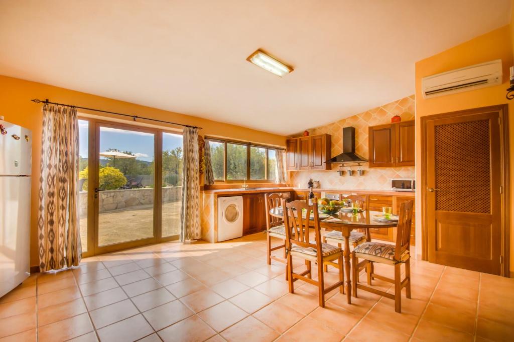 Kuchyňa alebo kuchynka v ubytovaní Ideal Property Mallorca - Puri