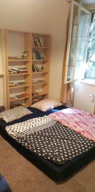 Postel nebo postele na pokoji v ubytování flat 18 minutes from Vaclavske namesti