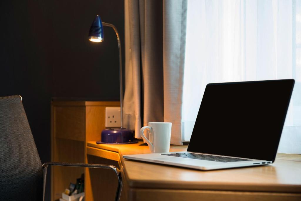 Holiday Inn Express Swansea East, an IHG Hotel - Standard Room With Free Hot Breakfast
