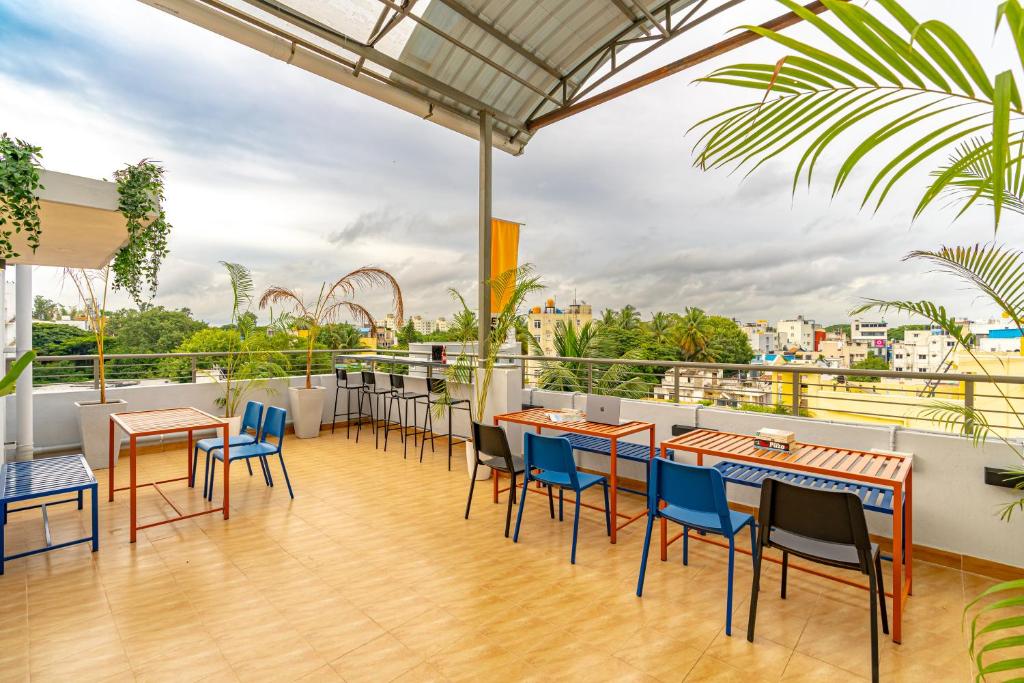 Balkón nebo terasa v ubytování The Hosteller Bangalore, Koramangala