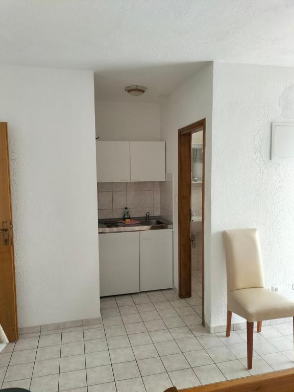 Kuchyňa alebo kuchynka v ubytovaní Studie-Apartment in Makarska, Kroatien