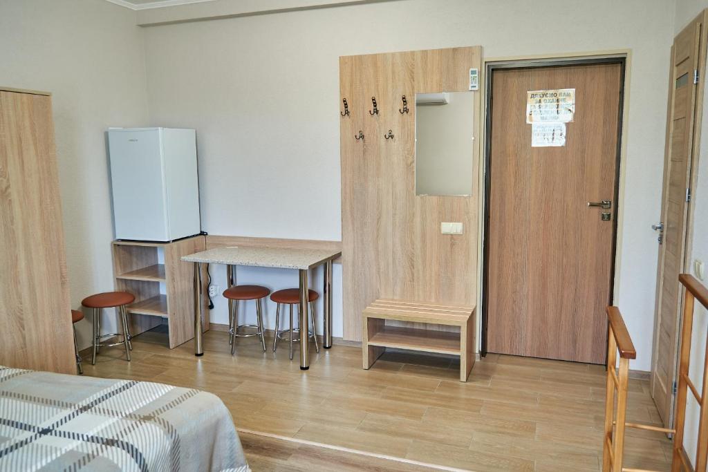 Каприз - Chambre Familiale Avec Salle De Bain Privée