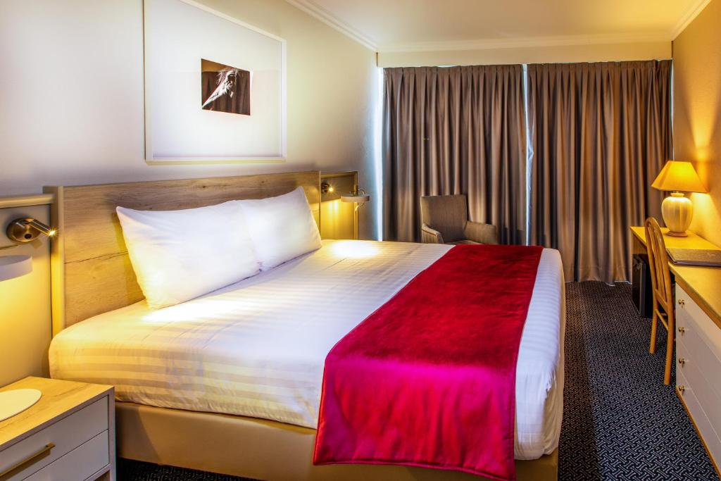 Drake Longchamp - Resim 15