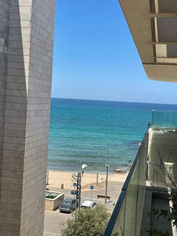 luxury boutique apartment 2BR With balcony on the sea, חיפה – מחירים  מעודכנים לשנת 2023