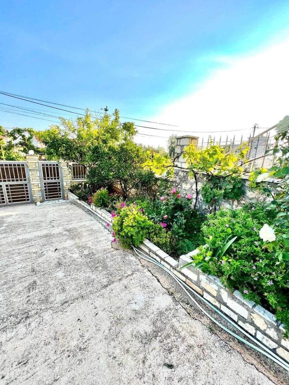 J&B Rooms Dhermi - Imazhi 3