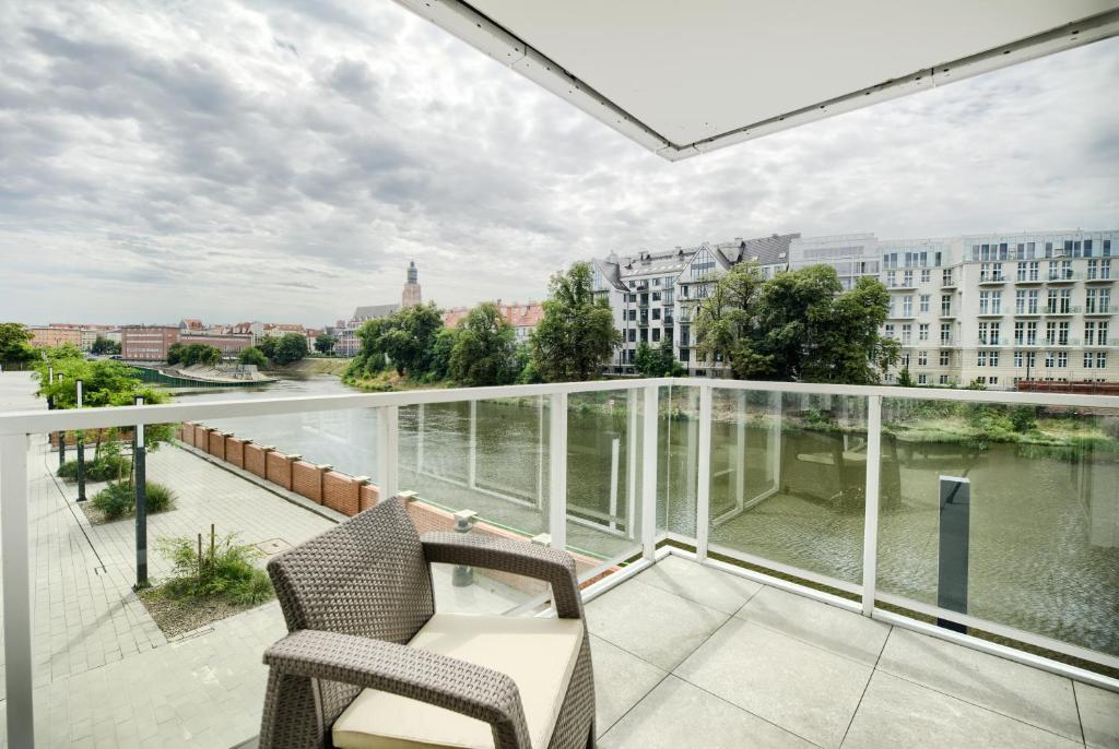 AboutArtApartments - Twin Towers - 14