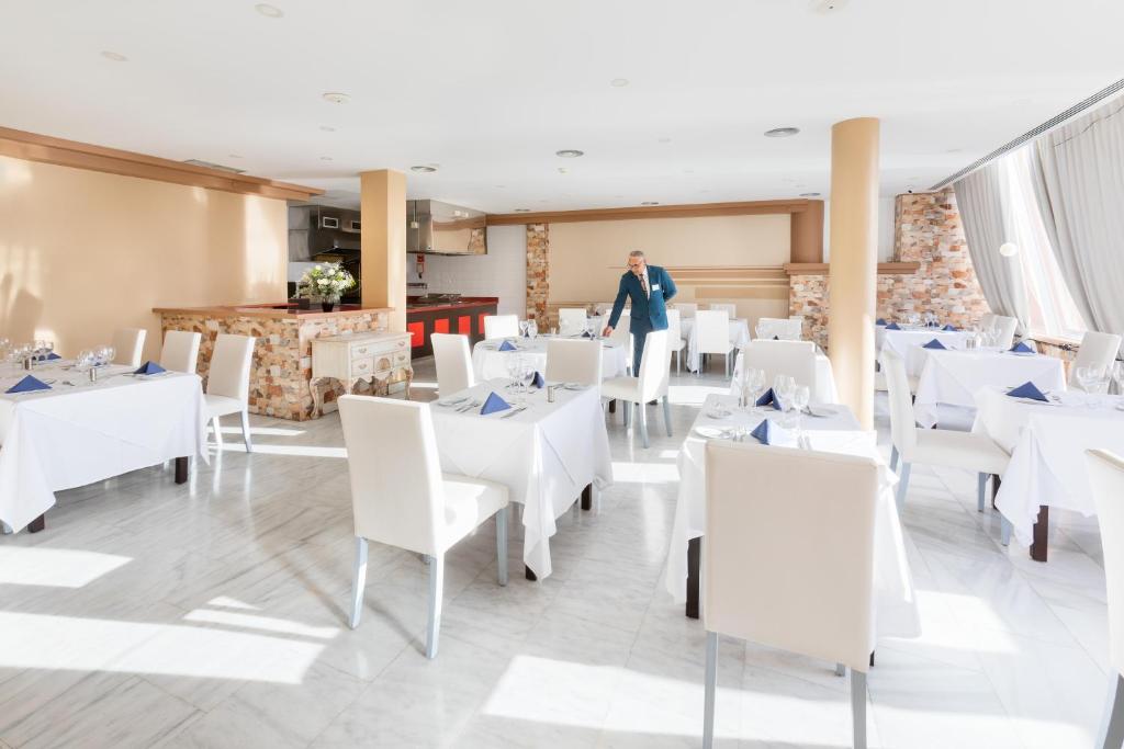 Reštaurácia alebo iné gastronomické zariadenie v ubytovaní Chatur Playa Real Resort