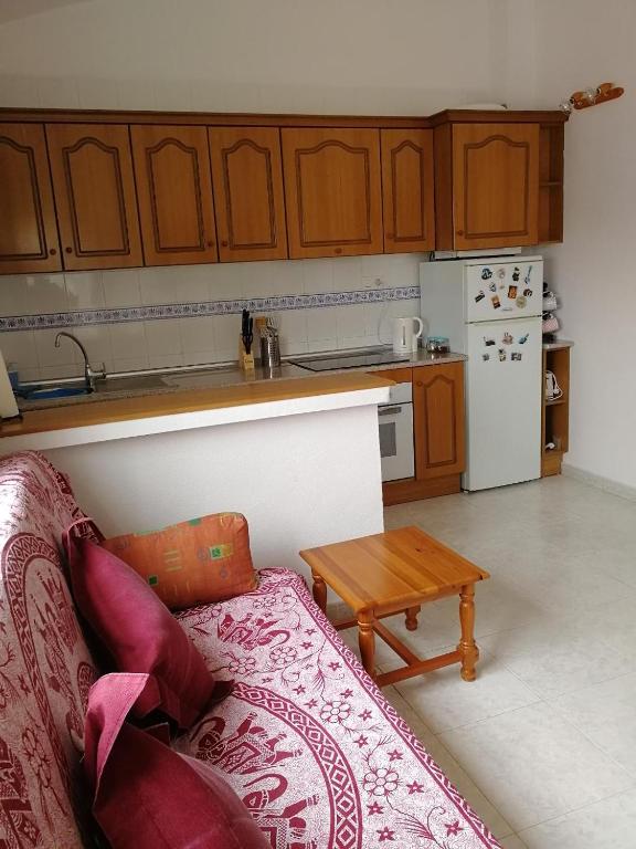 A kitchen or kitchenette at Casa Joleen 1