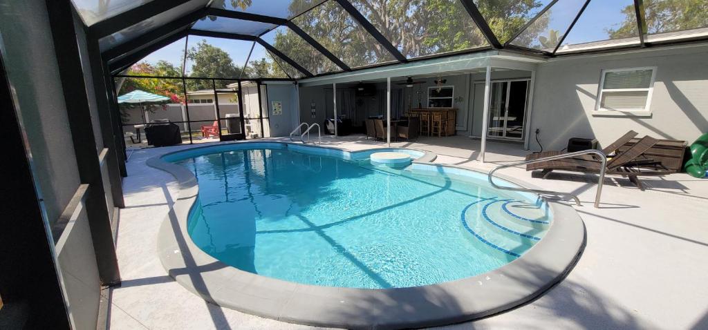 Piscina a Pool Home on Gulf Gate 5min away from Siesta Key o a prop