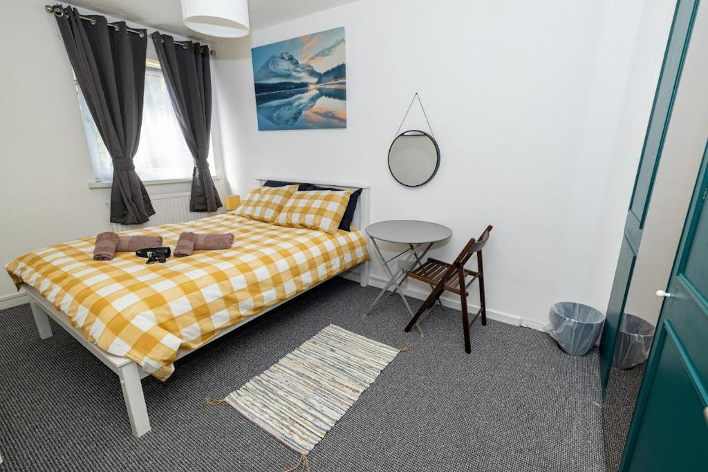 Nice Rooms in Mile End