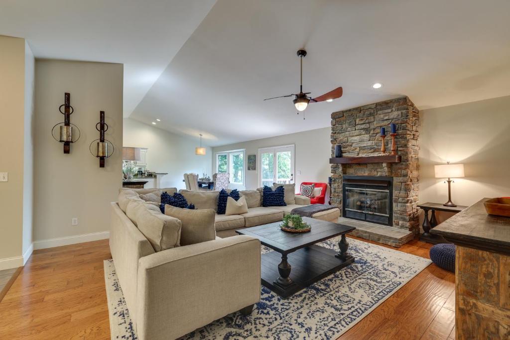 Bella Vista Vacation Rental Access to Loch Lomond, Bella Vista (updated