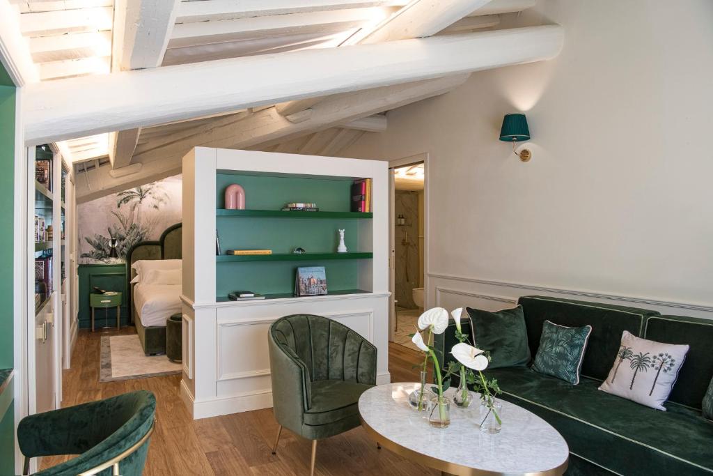 A seating area at Hotel La Gemma