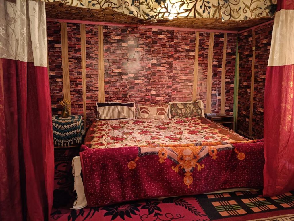 Postel nebo postele na pokoji v ubytování Hotel Island