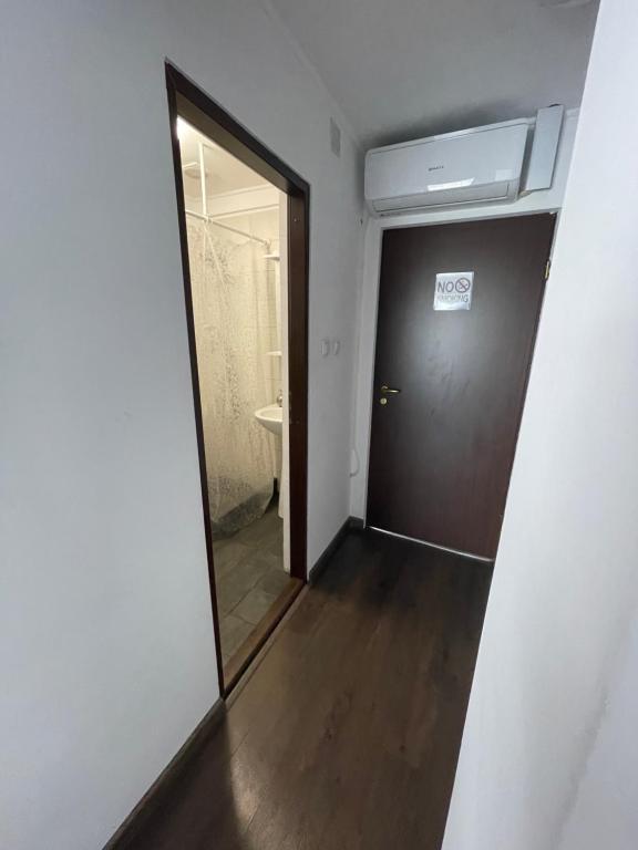 PaulaRooms - Standard Queen Room