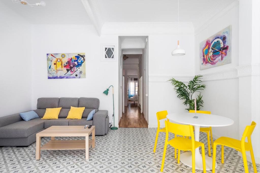 RUALVA FLATS, CONVENTO 1 Bright & Central with terrace ...