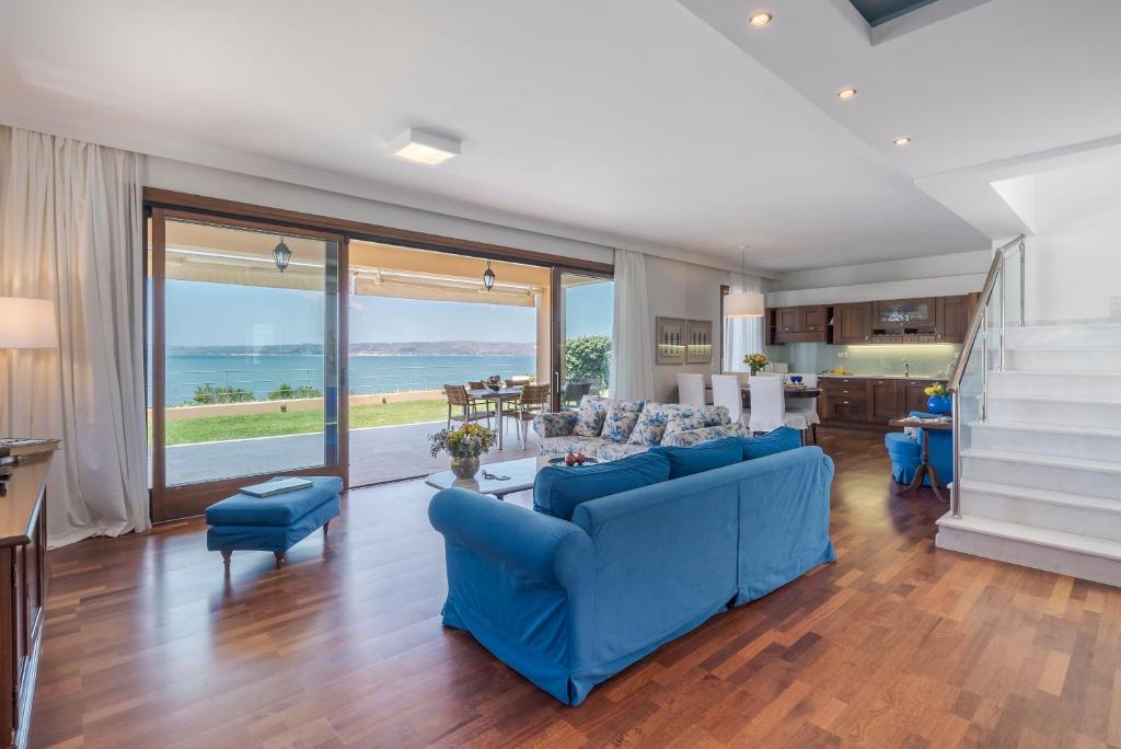 Posezení v ubytování SK Place Luxury Seafront Villas Chania