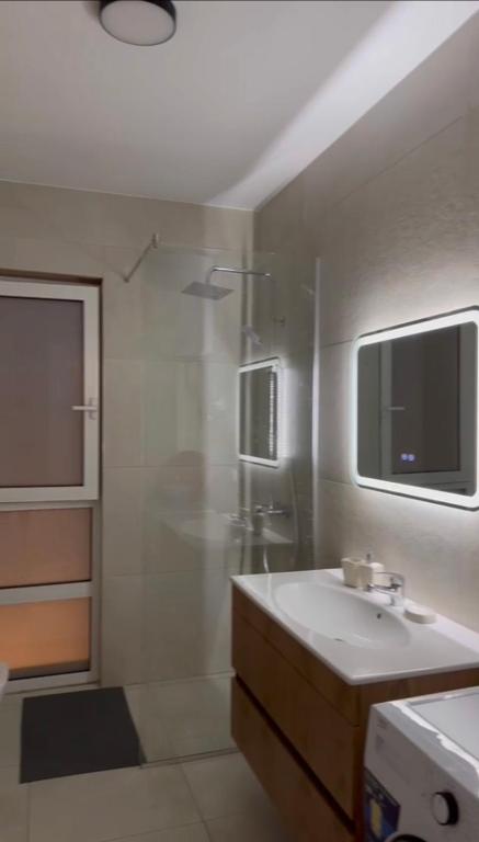 EME APARTMENTS - Kompleksi San Pietro, Gjiri i Lalzit - Image 8