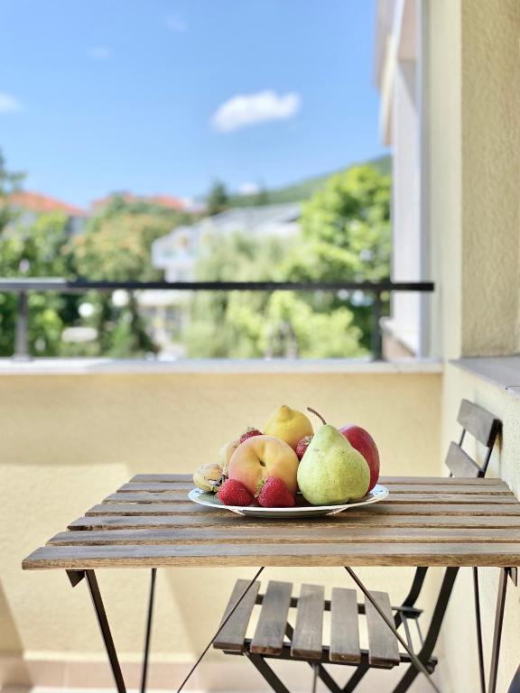Central Seaview Apartments for 4 Guests