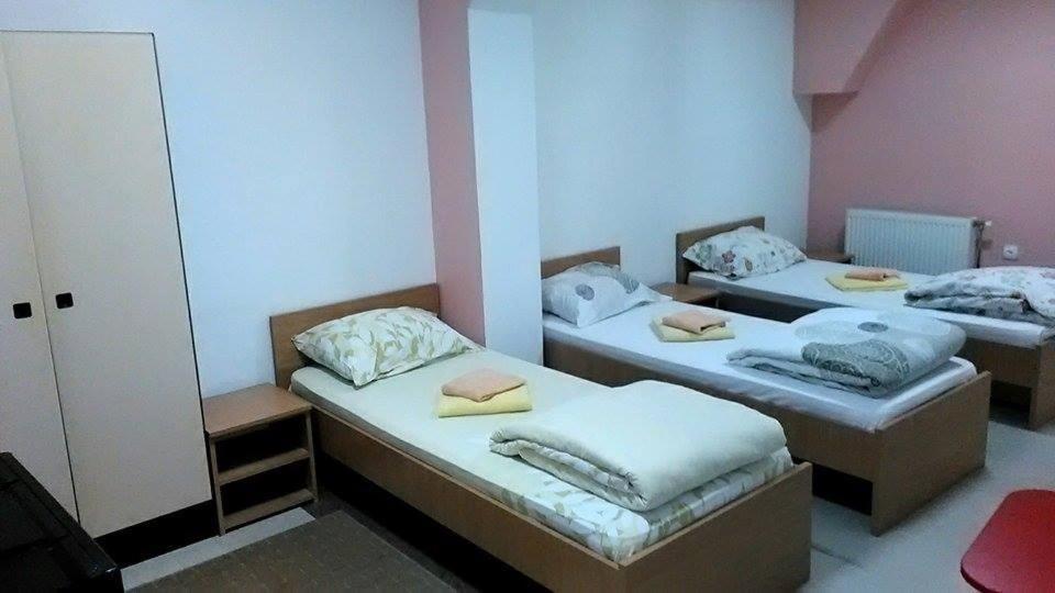 Hostel Paparazzo & Apartmans - Triple Room With Bathroom
