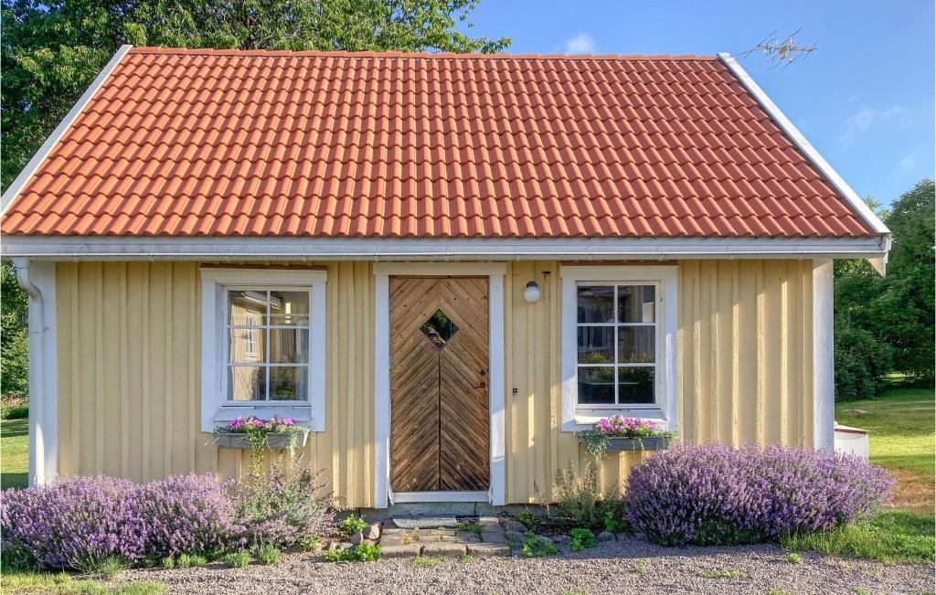 ビンメルビューにあるAwesome Home In Vimmerby With 1 Bedrooms And Wifiの小屋