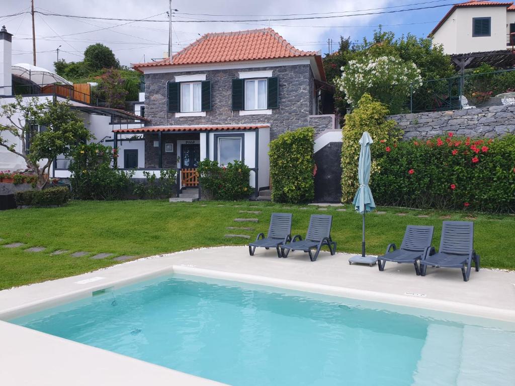 Bazén v ubytování Casa Velha D Fernando e Casa Avó Augusta nebo v jeho okolí