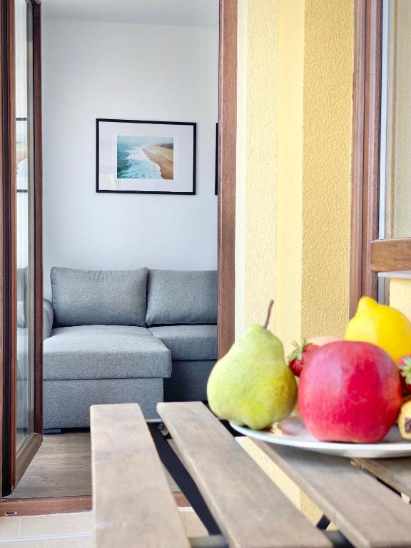 Cozy Seaview Apartments for 4 Guests