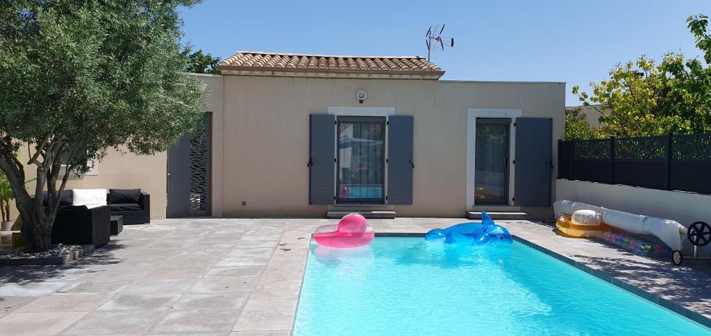 Bassein majutusasutuses Gîte Le Petit Vignet avec piscine privée või selle lähedal