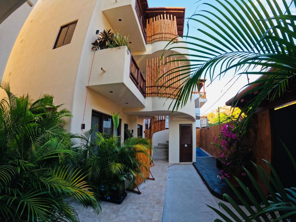 Lively condo in Zihua!, Zihuatanejo (updated prices 2024)