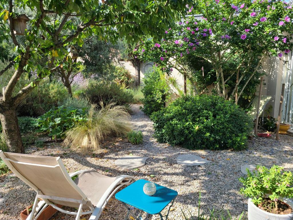 En have udenfor Chez Nous dans notre petit jardin