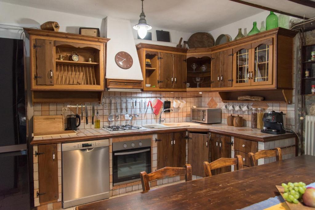 Kuchyň nebo kuchyňský kout v ubytování metaxas house