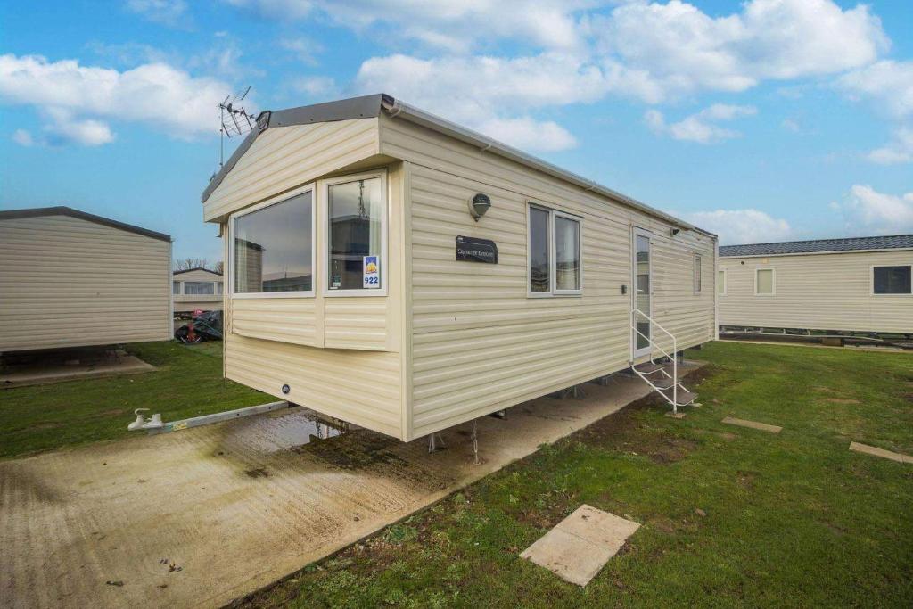 Seawick Caravan 922, ClactononSea (updated prices 2024)
