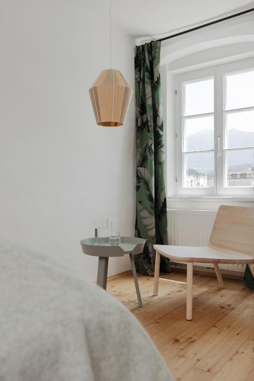 
Apartment with Mountain View
