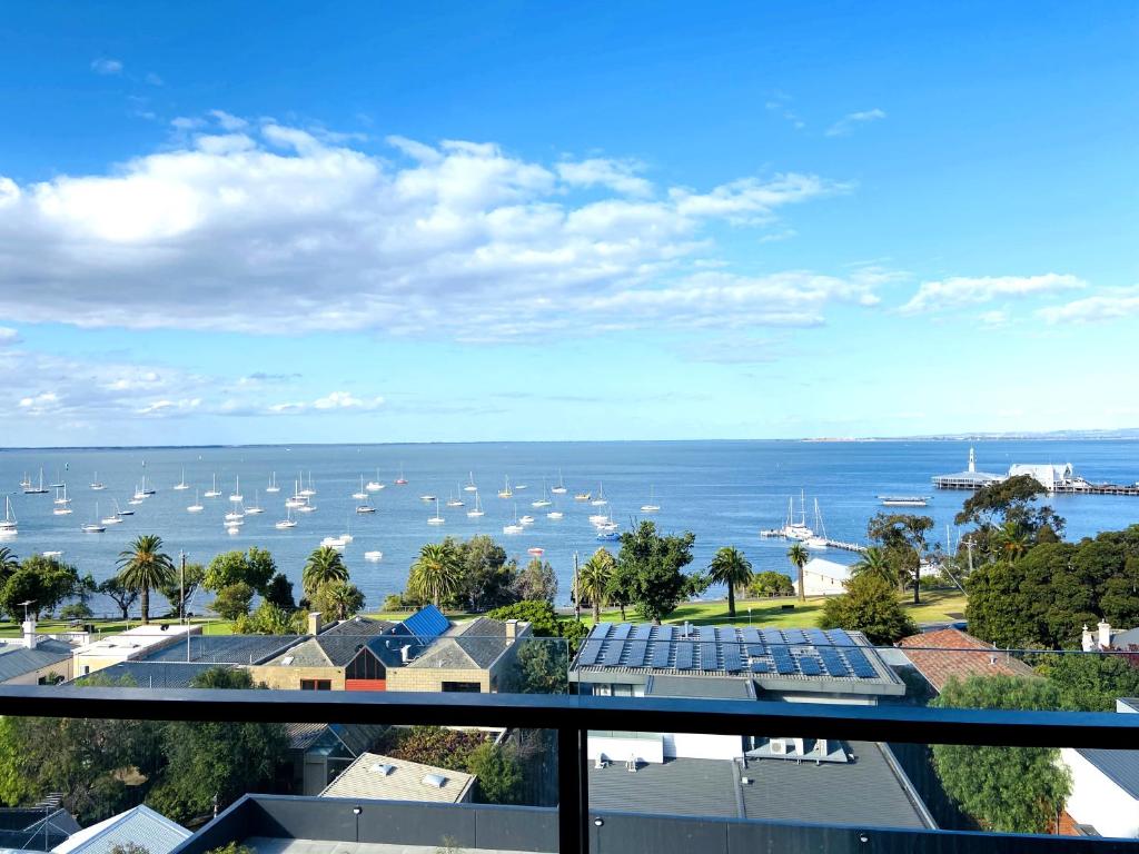 Modern apartment with water view in Geelong, Geelong (updated prices 2024)