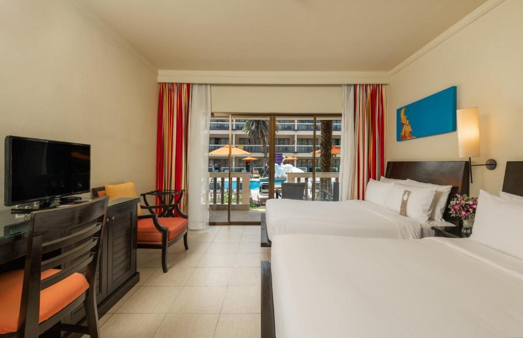 Centara Kata Resort Phuket - Resim 12