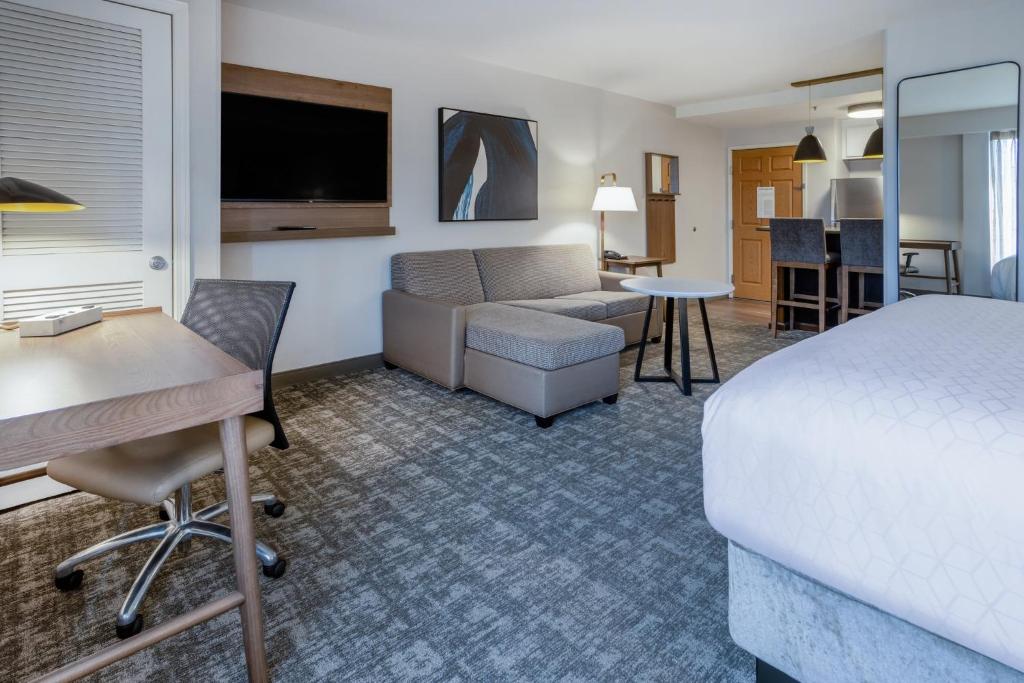Staybridge Suites Wilmington East, an IHG Hotel - 