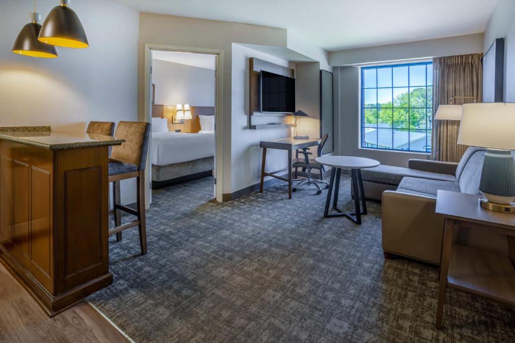 Staybridge Suites Wilmington East, an IHG Hotel - 