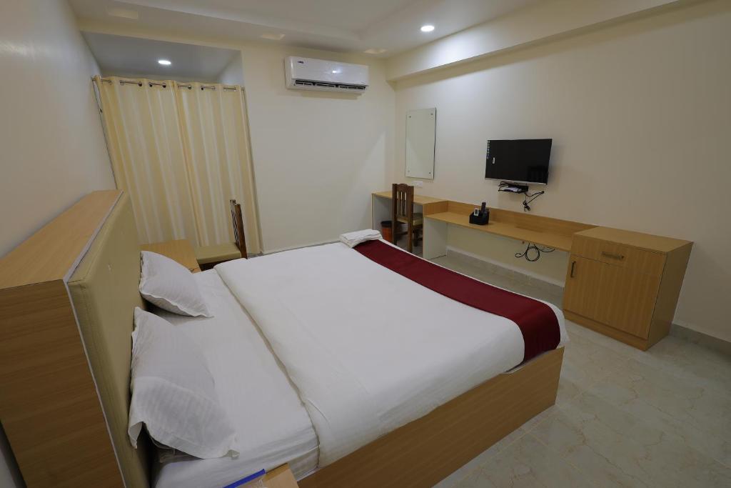 HOTEL RAJAM SELVA - Double Double Double Room