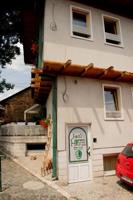 Budova, kde se hostel nachází