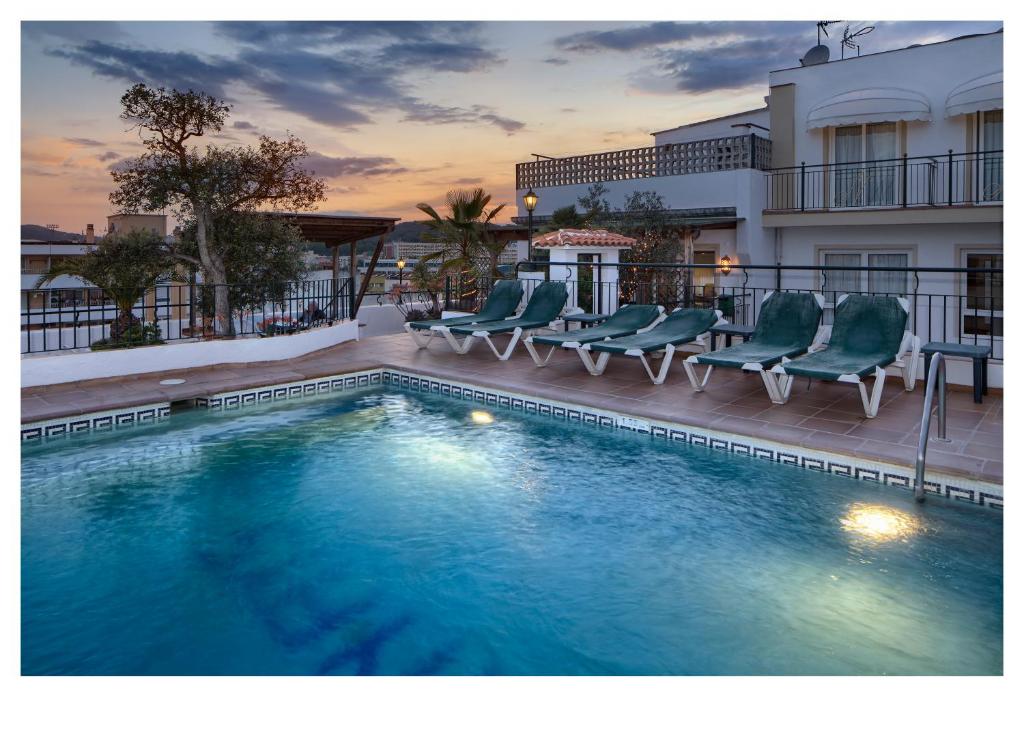 Bazén v ubytování Hotel Ninays nebo v jeho okolí