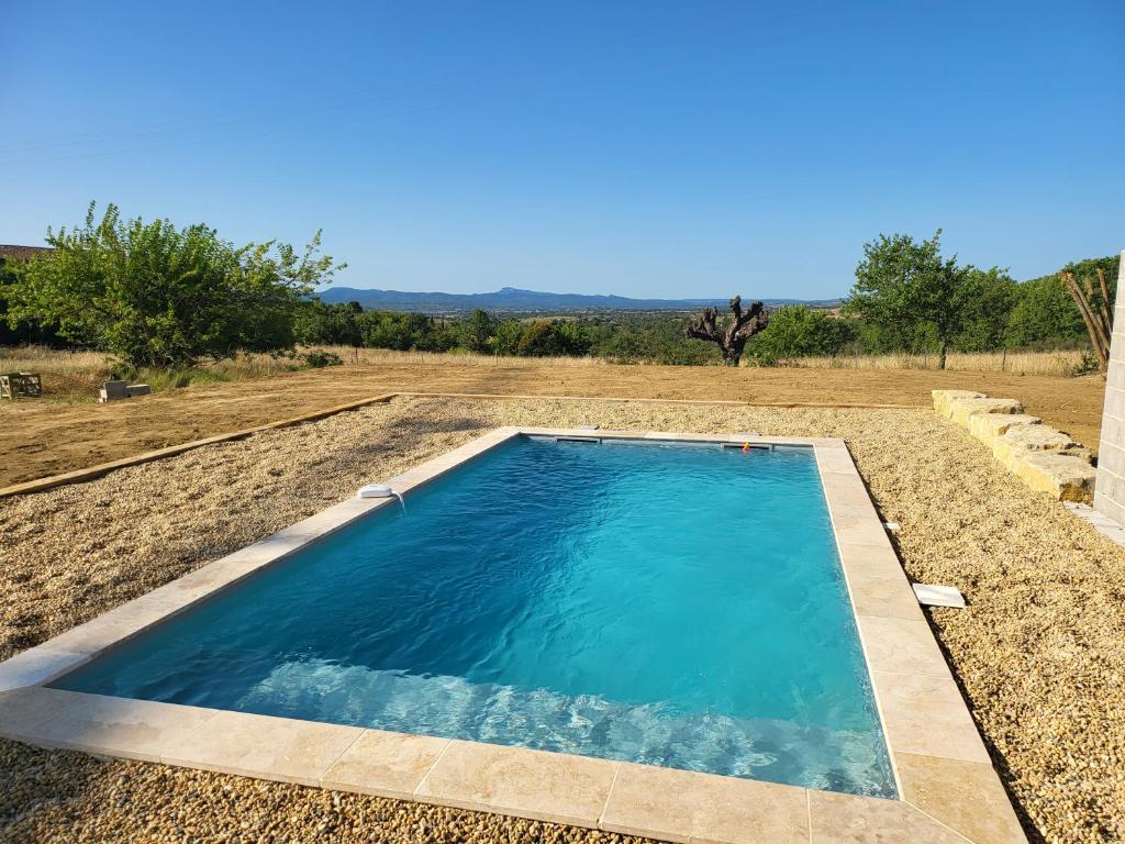 Gîte sud Ardèche piscine privée 4 personnes , Bessas, France . Réservez  votre hôtel dès maintenant ! - Booking.com