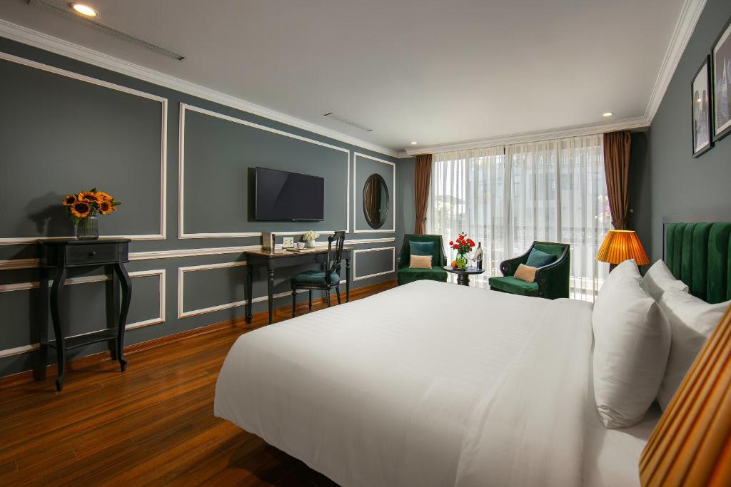 TV a/nebo společenská místnost v ubytování La Selva Premium Hotel