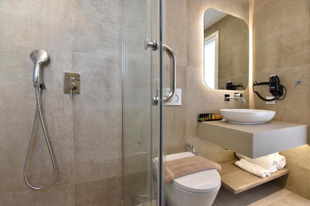 Koupelna v ubytování Anais Milos Suites