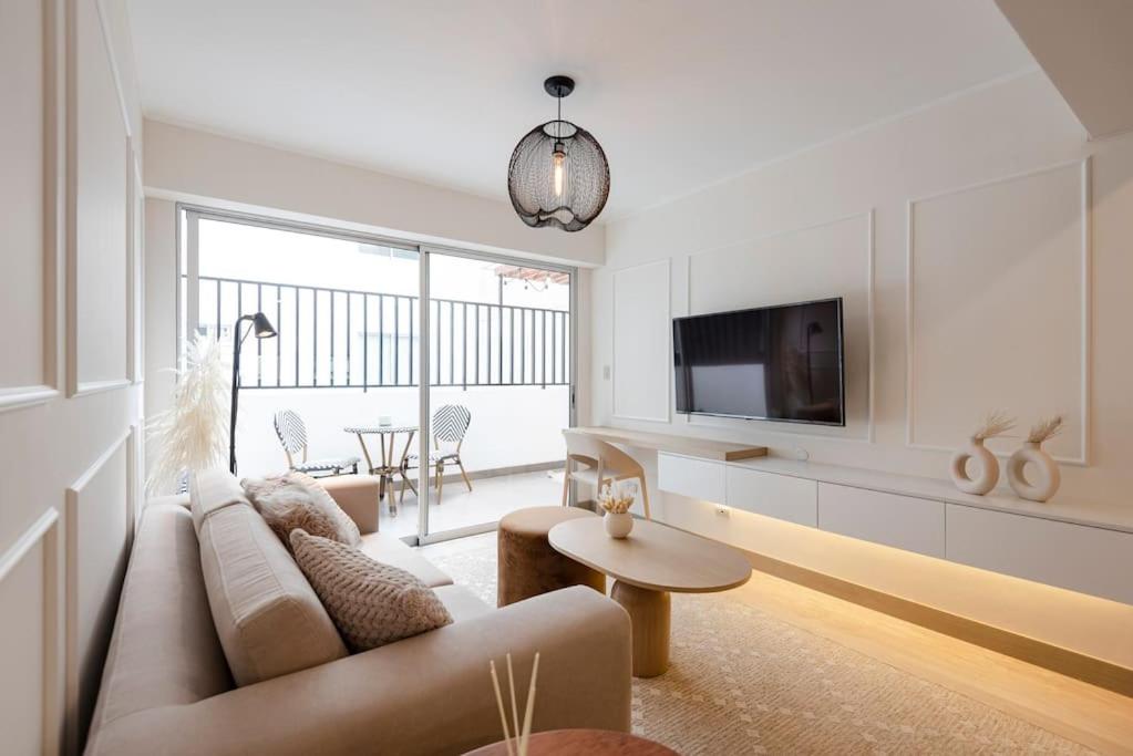 Et sittehjørne på Stunning Modern 1BD Apartment in Barranco