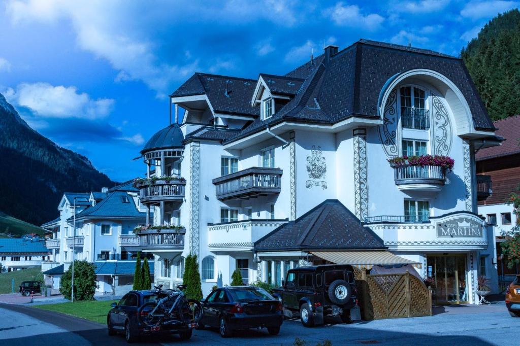 Výhľad na hory alebo výhľad na hory priamo z of the bed and breakfast