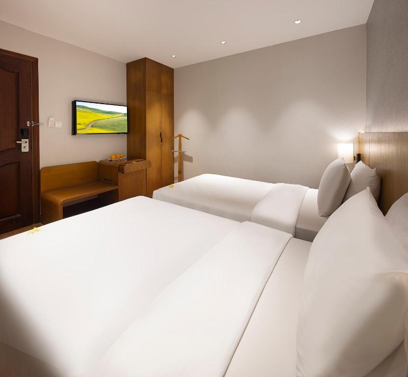 Chic Cozy Room – No View