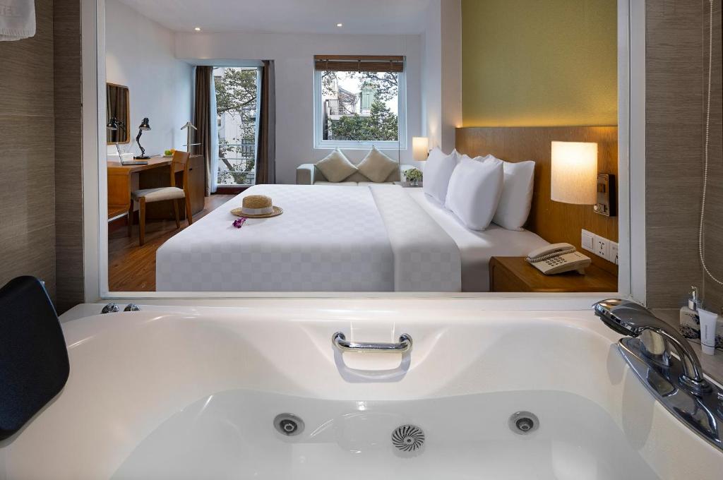 City Aura Room
