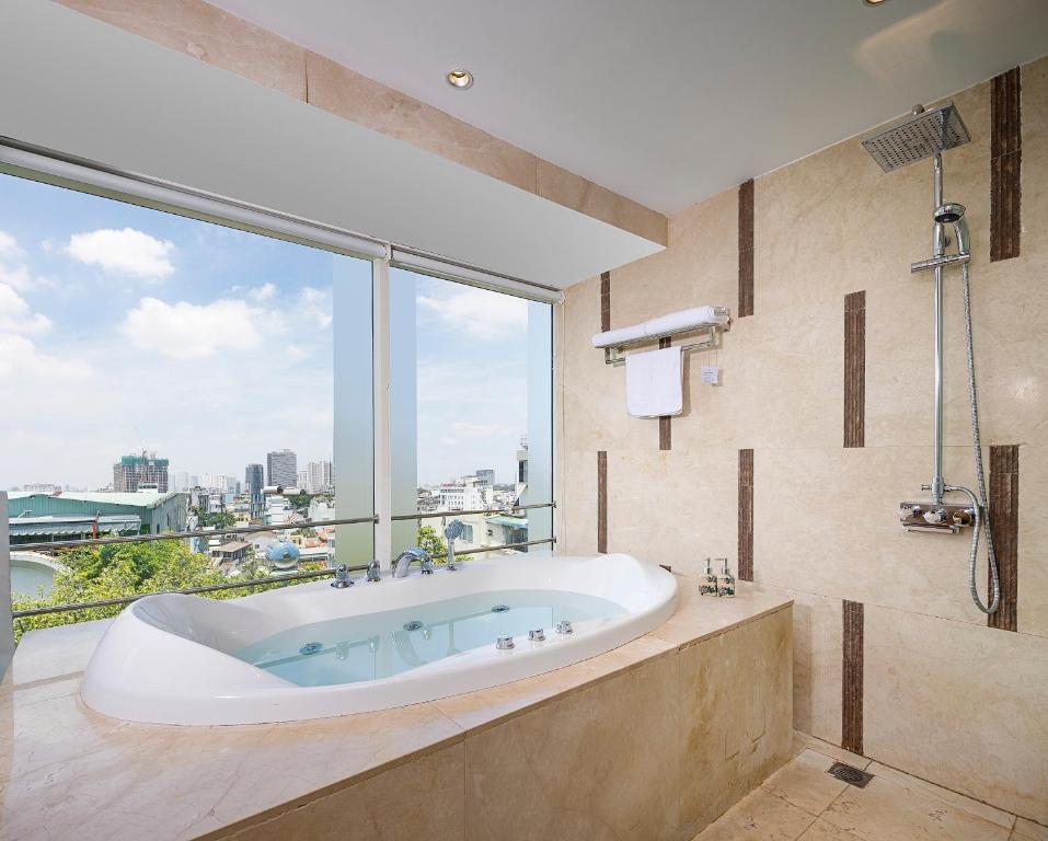 Elegant Corner Suite – Daily Free Afternoon & Mini Bar